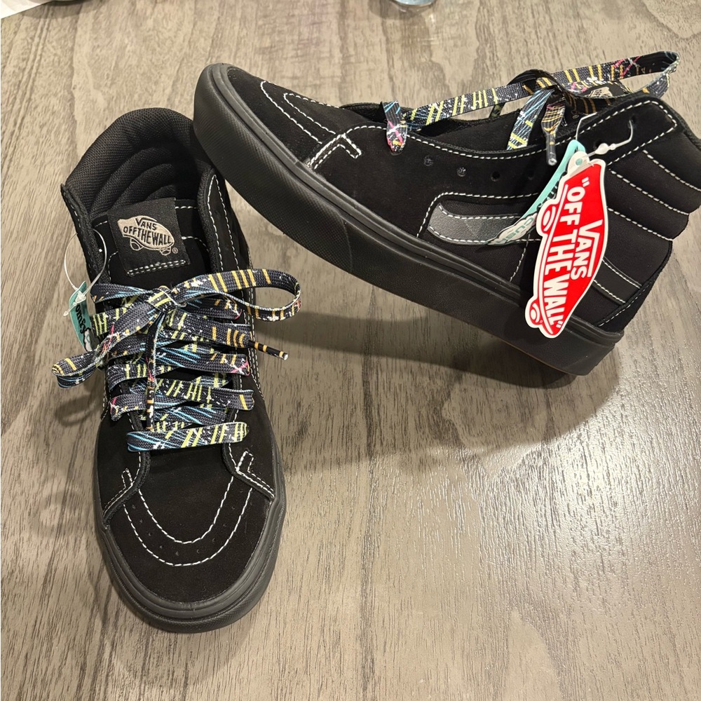 * NWT Vans Comfycush sk-8 unisex hi-speed lacers black size 6 women